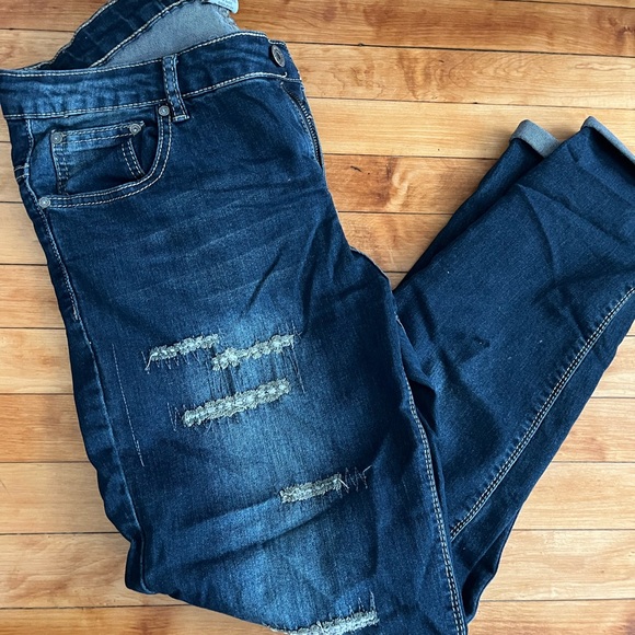 Jeans - Picture 3 of 3